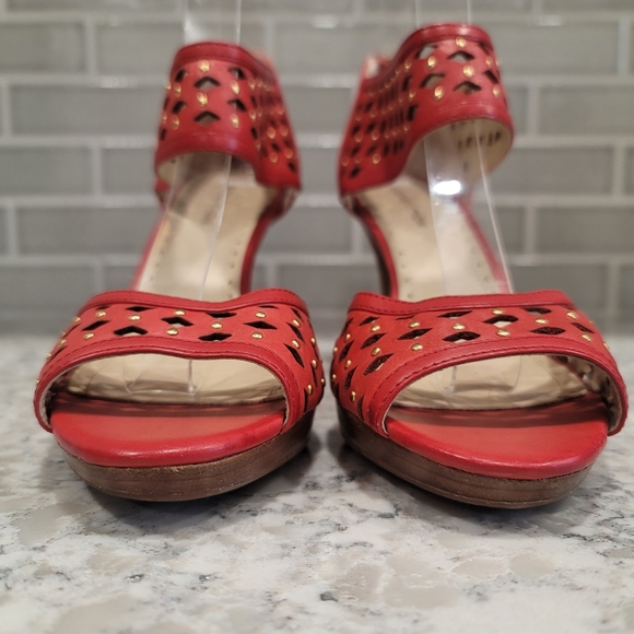 Women's Adrienne Vittadini Red Gracie Diamond Cut Leather Peep Toe Ankle Strap 8 - Picture 6 of 9